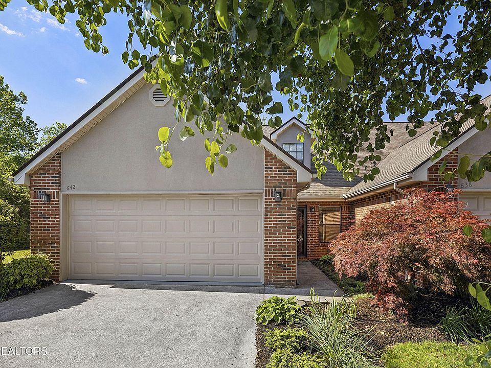 1st image of 642 Farragut Commons Dr