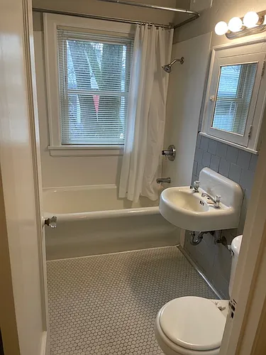 4010 NE Hancock St #118 Photo 1