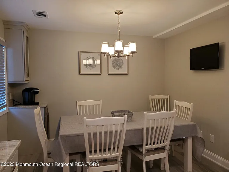 1704 Grand Central Ave — Photo 4