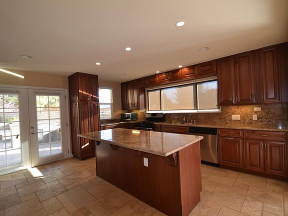 4th image of 27940 Harwood Dr