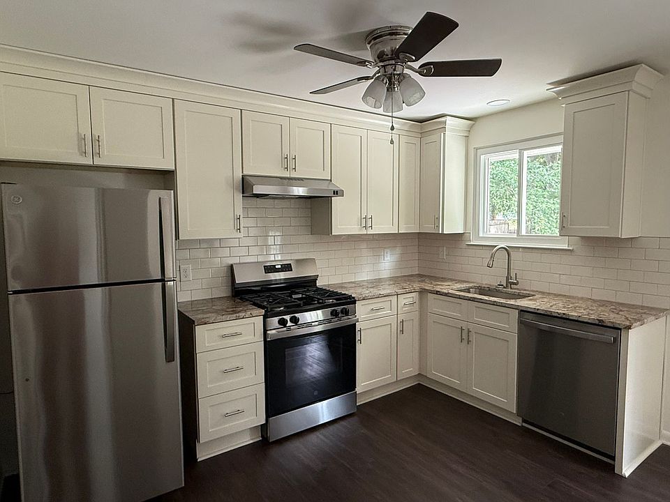 2nd image of 581 Hemingway Dr
