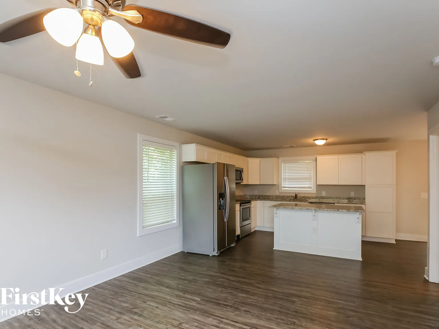 3 bed, 2.0 bath, 1355 sqft, $1,915 — Photo 3