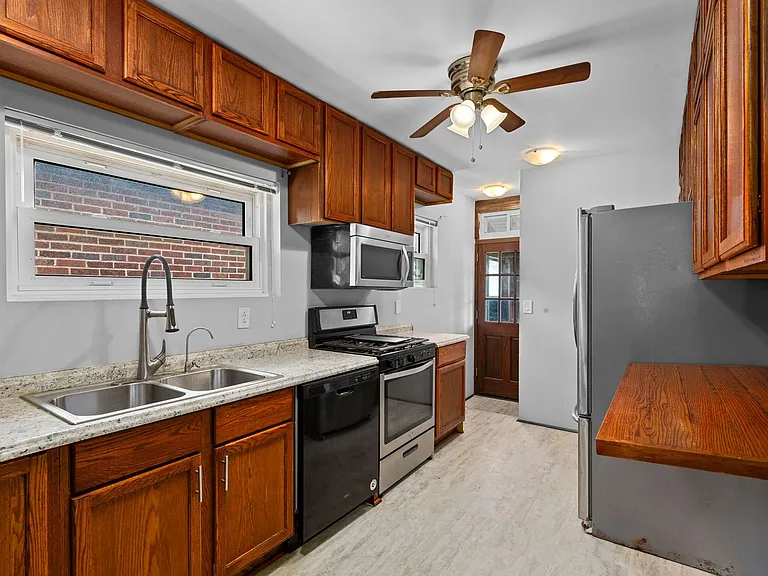 4011 McDonald Ave — Photo 13