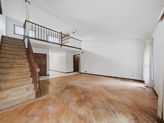 3rd image of 2924 Acorn Ln