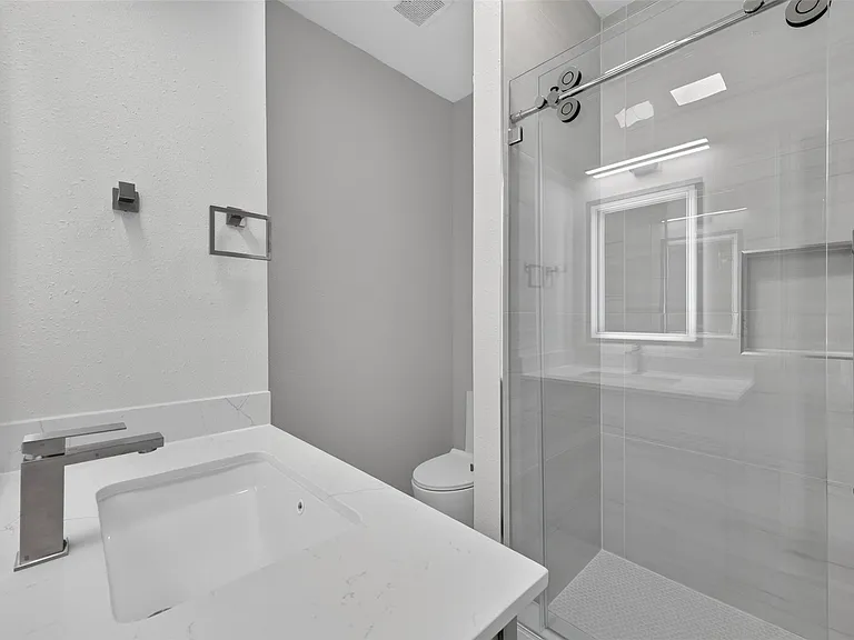 24542 Bella Veneza Dr — Photo 16