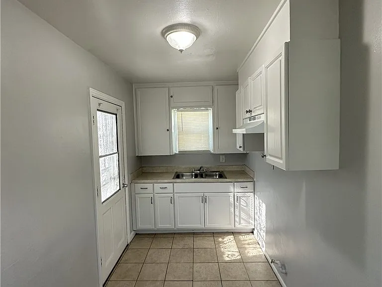130 S Giovanola Ave — Photo 2
