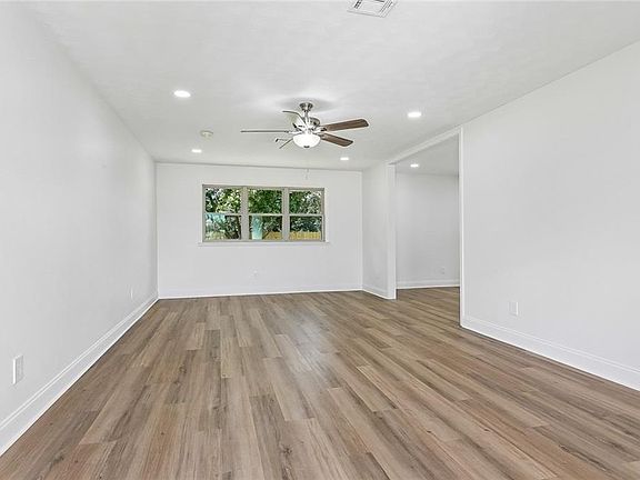 4th image of 1700 Fairfax Ave