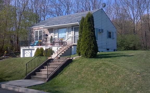 2nd image of 822 Roosevelt Ave