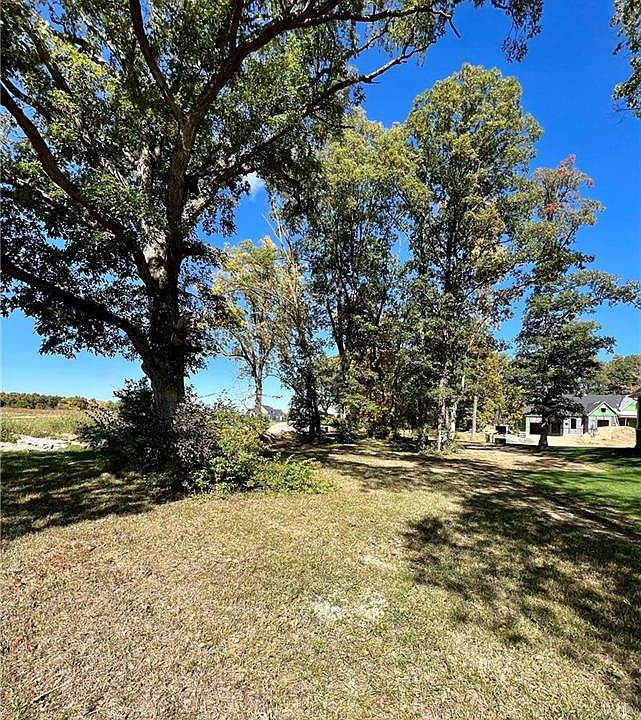 2nd image of 7483 Bluff Blvd