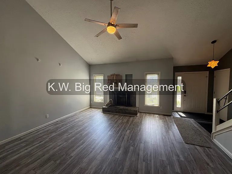 89 Wolfe Trce — Photo 3
