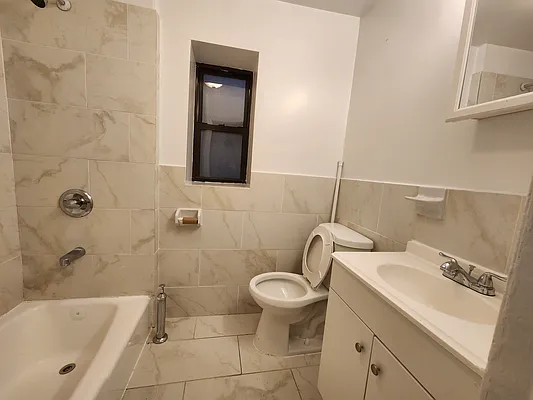 Rented by Avenues Real Estate | media 12