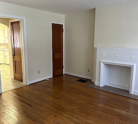 3rd image of 2207 Charles St