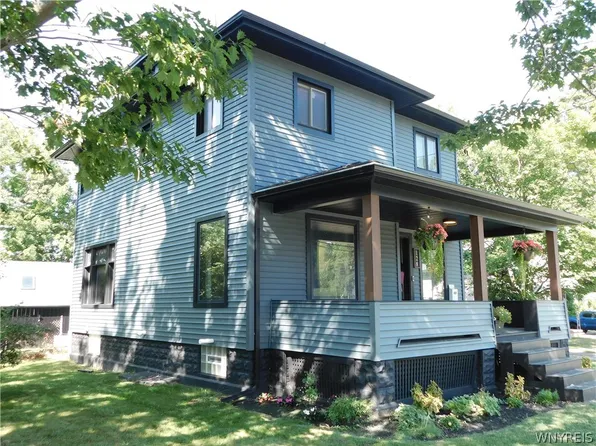 128 S South Main St, Batavia, NY 14020