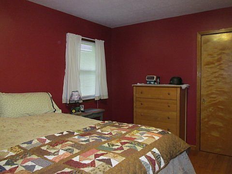 4th image of 330 Vanhoy Ln
