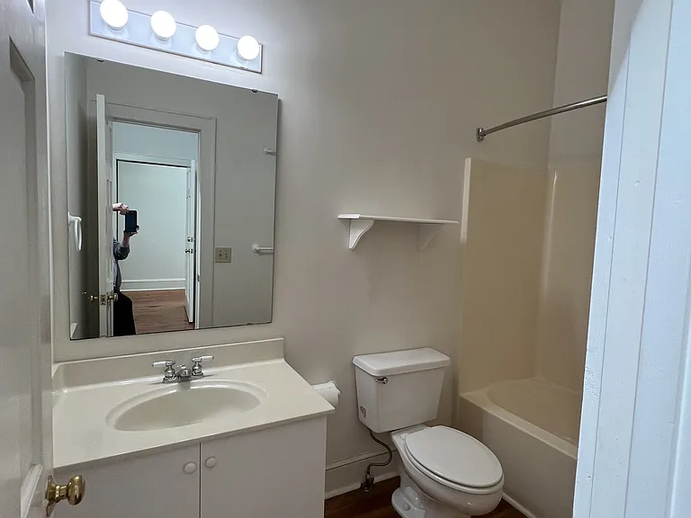 709 Front St #B — Photo 4