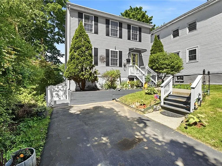 90 Rowley St — Photo 21