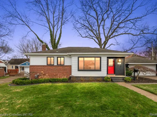 8441 Northfield Blvd, Oak Park, MI 48237