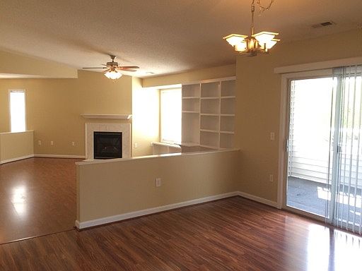 3rd image of 4105 Breezewood Dr APT 103