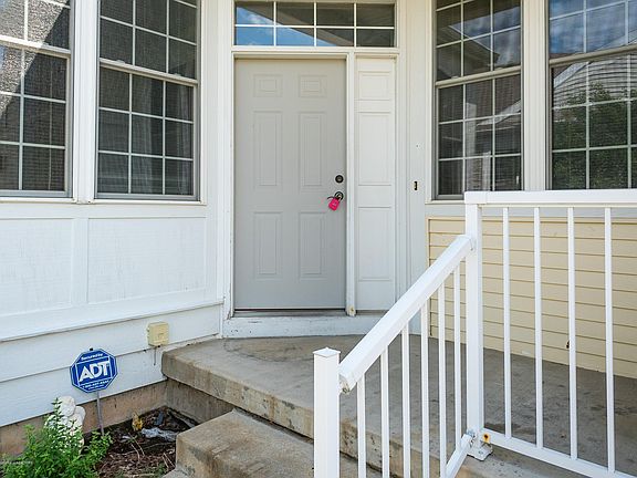 4th image of 10820 Canterbury Ln #66