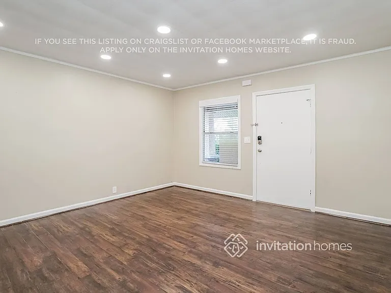 10018 Silverton Ave — Photo 5