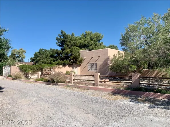 7690 Cowboy Trl, Las Vegas, NV 89131