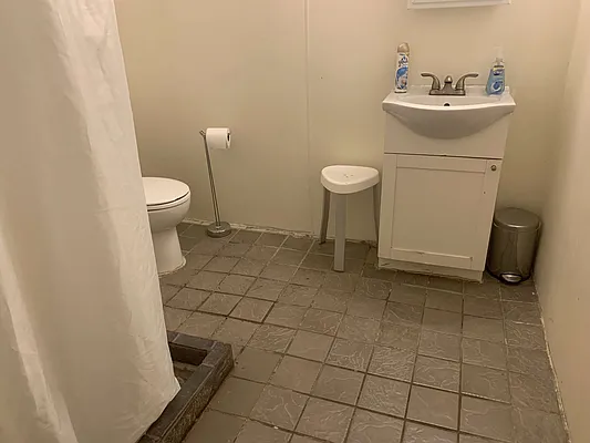 Rented by Flatiron Real Estate Advisors LLC | media 25