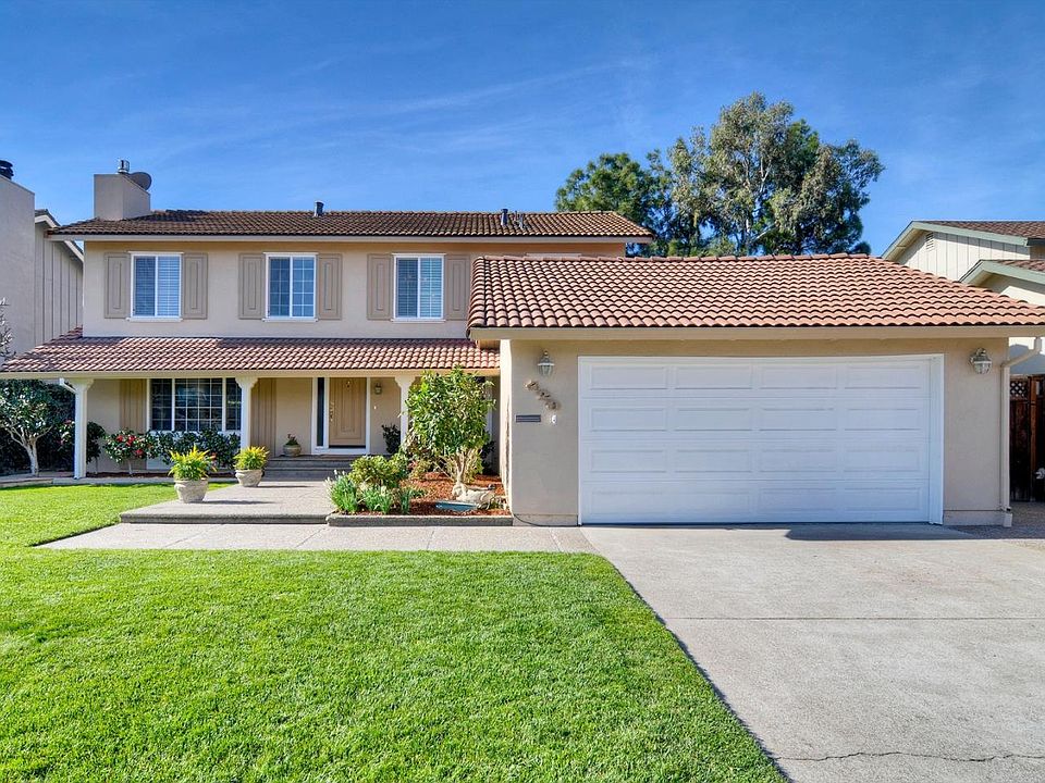1st image of 420 Compass Dr