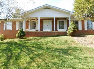 812 N Hills Dr, Johnson City, TN 37604