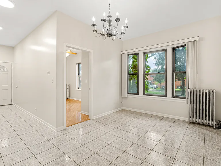 Woodlawn Commons Apartments — Photo 10