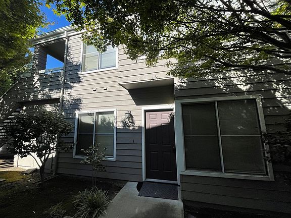 2nd image of 1625 Parkview Green Cir