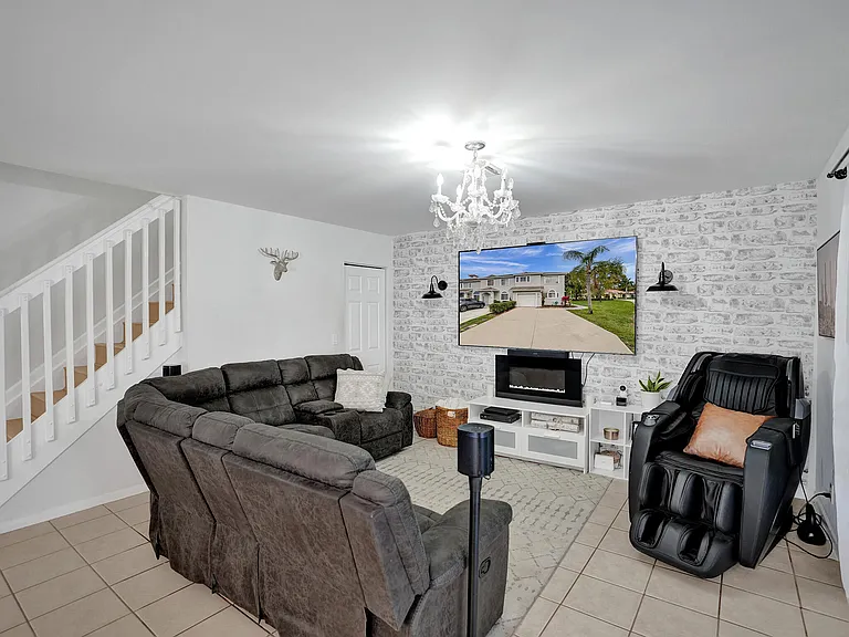 1488 SW 47th Ave — Photo 8