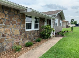 4020 E 25th St, Loma Linda, MO 64804
