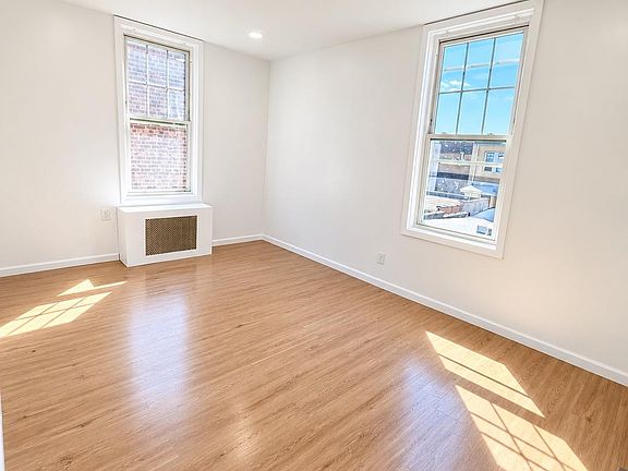 3rd image of 2918 200th Street