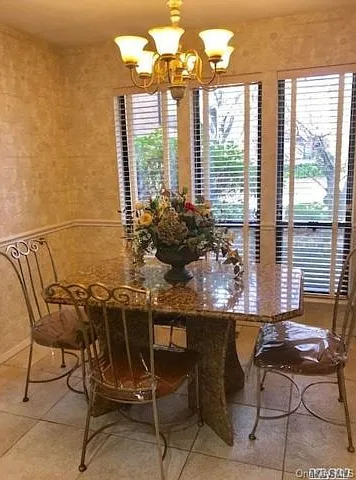 18 Wimbledon Dr — Photo 9