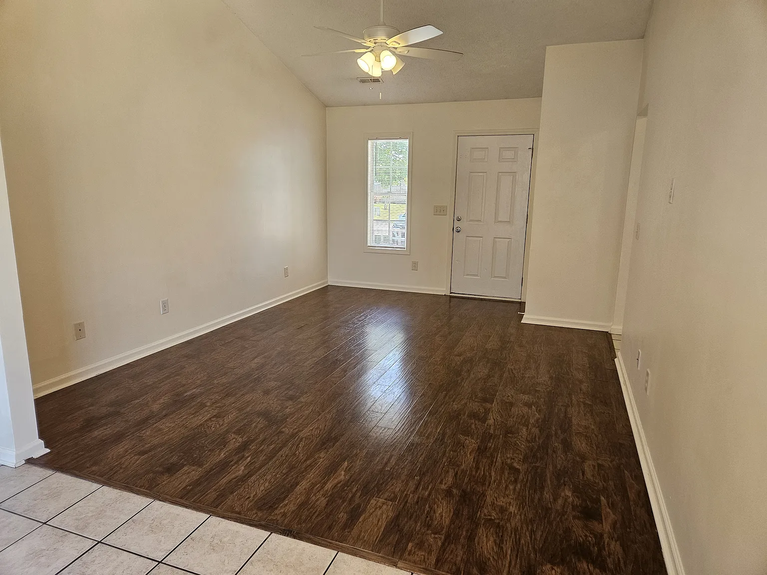 3 bed, 1100 sqft, $1,925 — Photo 3