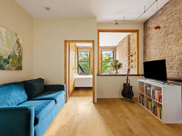 330 W 17th St APT 4E, New York, NY 10011
