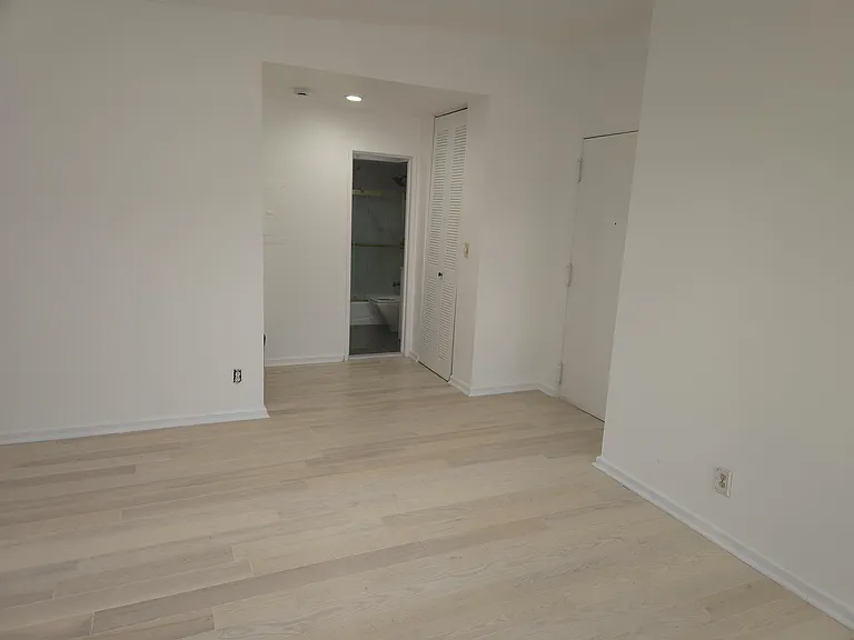 6715 Polk St #7 — Photo 9