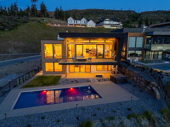2nd image of 5584 Upper Mission Ct