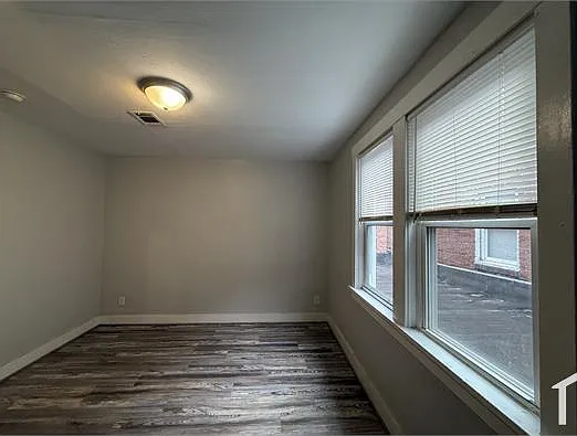 915 Chartiers Ave #4 — Photo 12