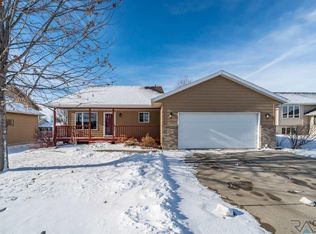 605 Falcon Ave, Harrisburg, SD 57032