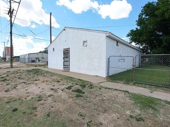 4th image of 200 Axtell St