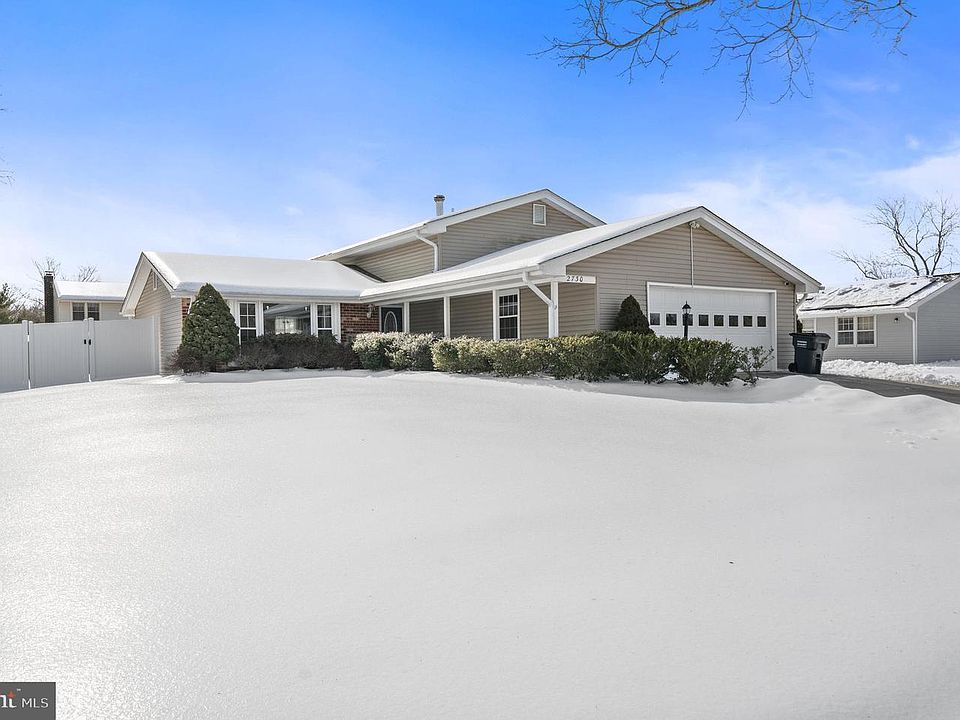 1st image of 2730 Pinewood Dr