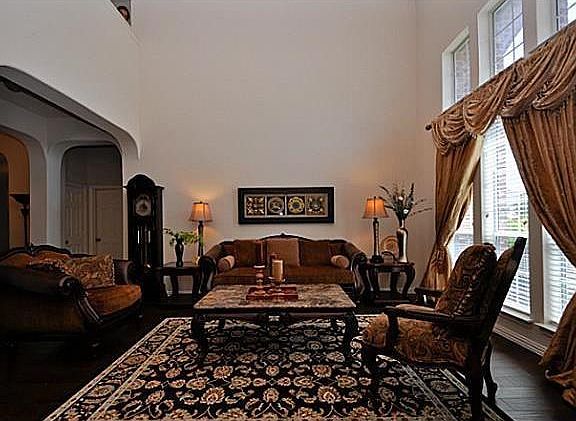 4th image of 11921 Foxwood Ln