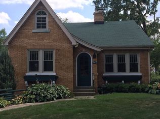 929 Chicago Ave, Downers Grove, IL 60515