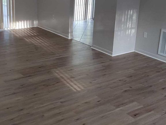 4th image of 10585 N Spaulding Dr