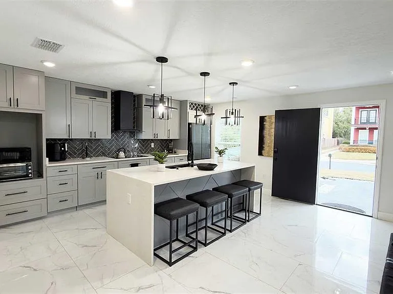 1414 E Harding St — Photo 8