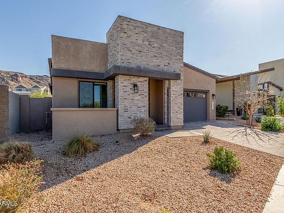 3rd image of 837 E MONTE Way