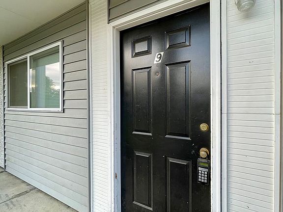 5th image of 4529 NE Killingsworth St APT 9