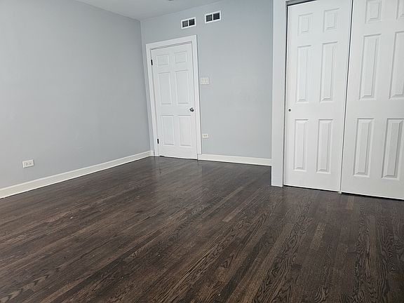 4th image of 6128 N Claremont Ave APT 1