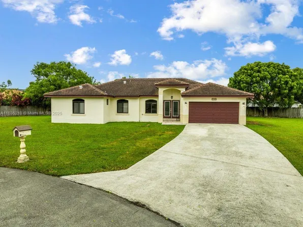 15461 SW 277th St, Homestead, FL 33032